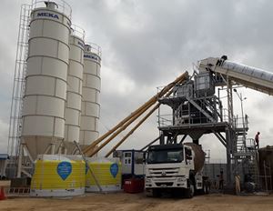 UNE CENTRALE À BETON MEKA POUR UNE SÉPARATION GRADE D'INTERSECTION DE TEMA AU GHANA