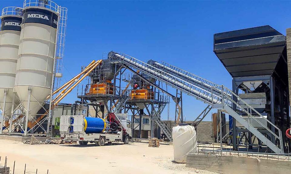 Centrale à béton fixe MEKA K135 sur le site de Rabwat Ammon en Jordanie