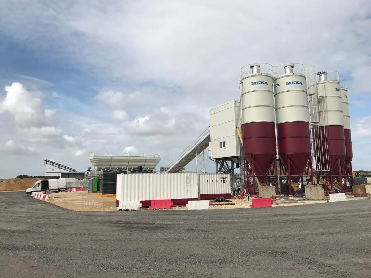 A 110K in the UK for RAF Mahran Airport Project