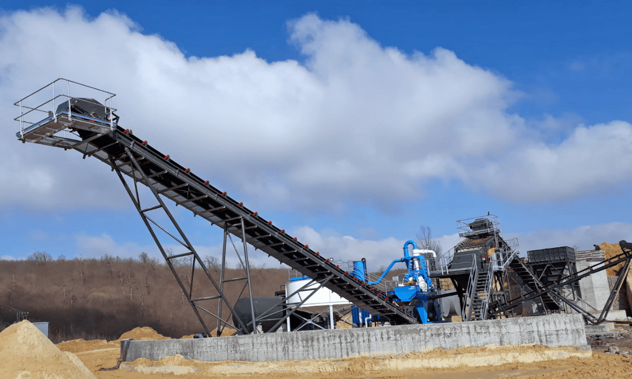 Belt Conveyor Capacity Calculation: Formulas, Tables and Step-by-Step Method