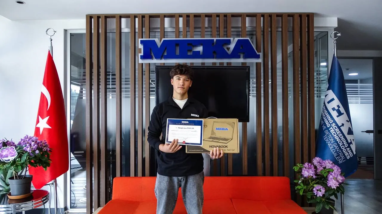 SUCCÈS PRIMÉ DE L'ÉTUDIANT APPRENTI DE LA MEKA À ANKARA  