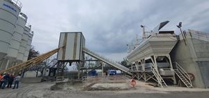 Компактний бетонний завод MEKA C 100 на майданчику проєкту у Словенії