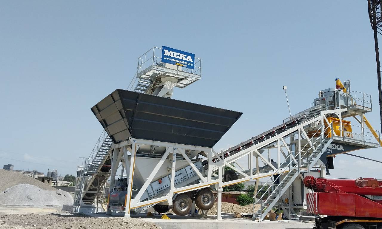 Мобільний бетонний завод MEKA M100 введено в експлуатацію в Грузії