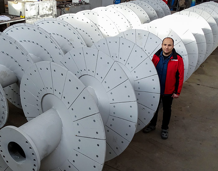 Pales en Fonte et Châssis Robuste pour une Durabilité Maximale