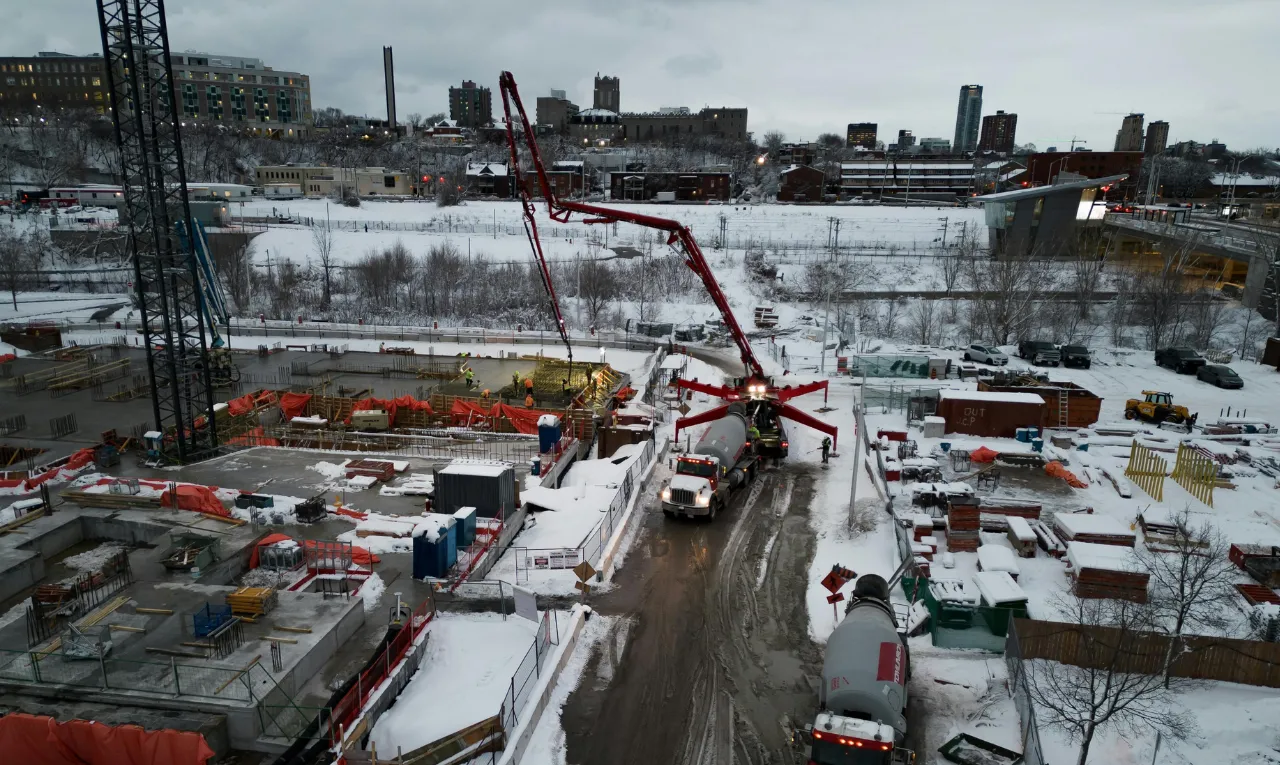 Beton Pompası Nedir? Türleri ve Kullanım Alanları 