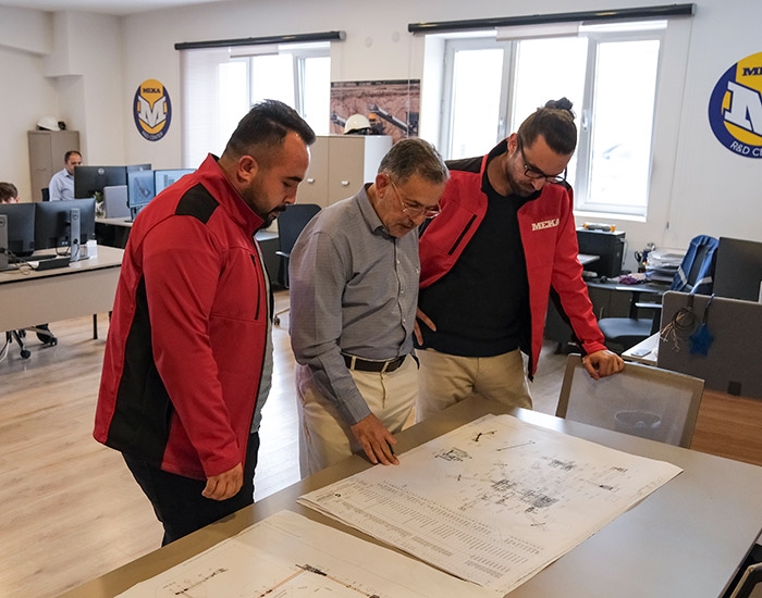 Soluciones sin problemas con más de 70 ingenieros