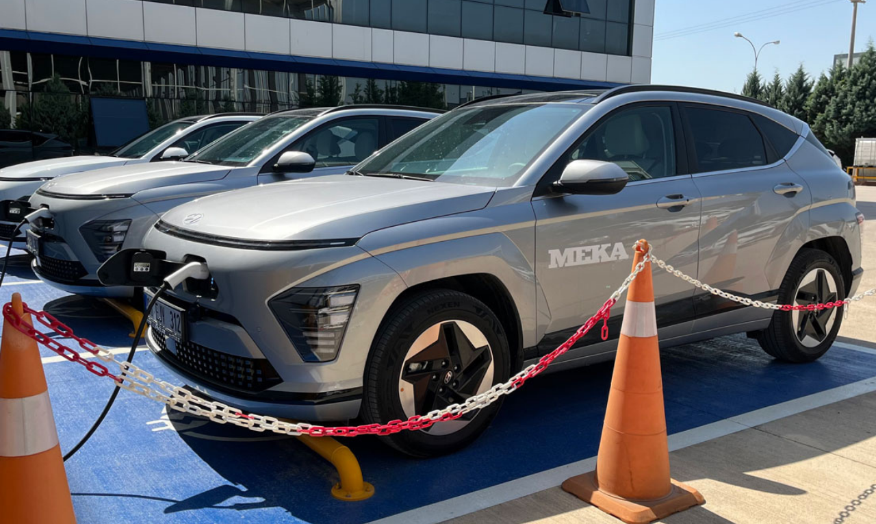 MEKA a évité 38 tonnes d’émissions de CO₂ grâce à sa flotte de véhicules électriques