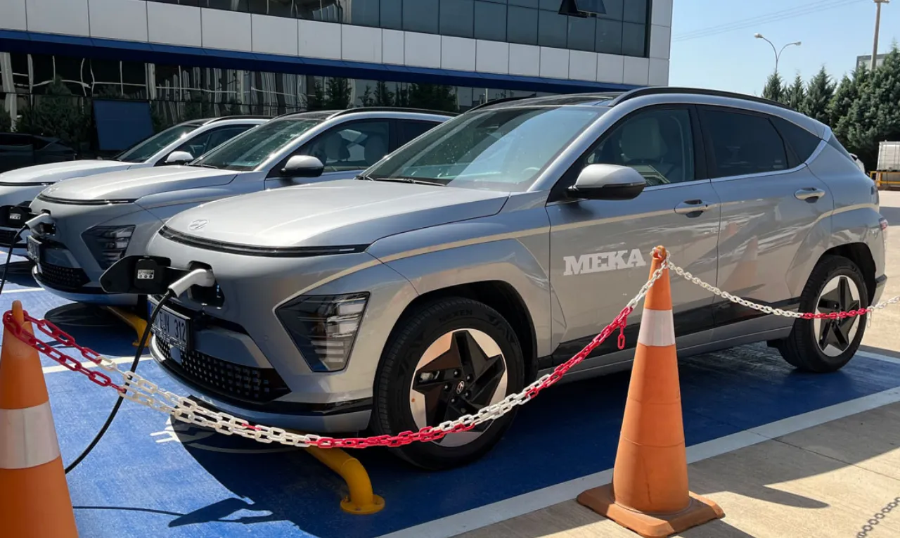 MEKA a évité 38 tonnes d’émissions de CO₂ grâce à sa flotte de véhicules électriques