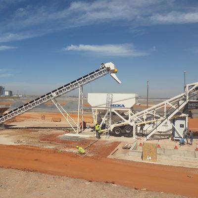 LE PORT MINÉRALIER DE BARGNY-SENDOU S'AGRANDIT AVEC UNE CENTRALE À BÉTON MOBILE MEKA