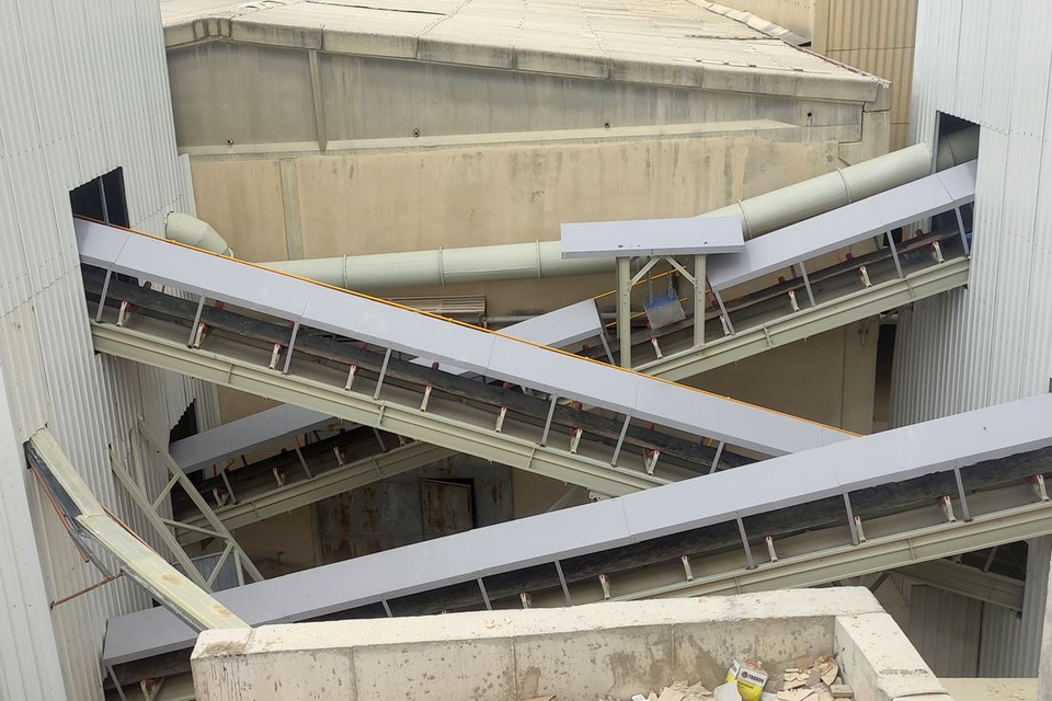 Ceramic recycling plant with MEKA